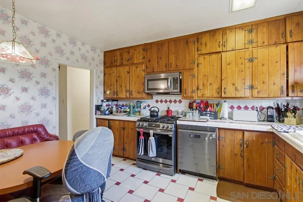 9149 Oso Road Spring Valley, CA 91977 - Photo 17 of 59