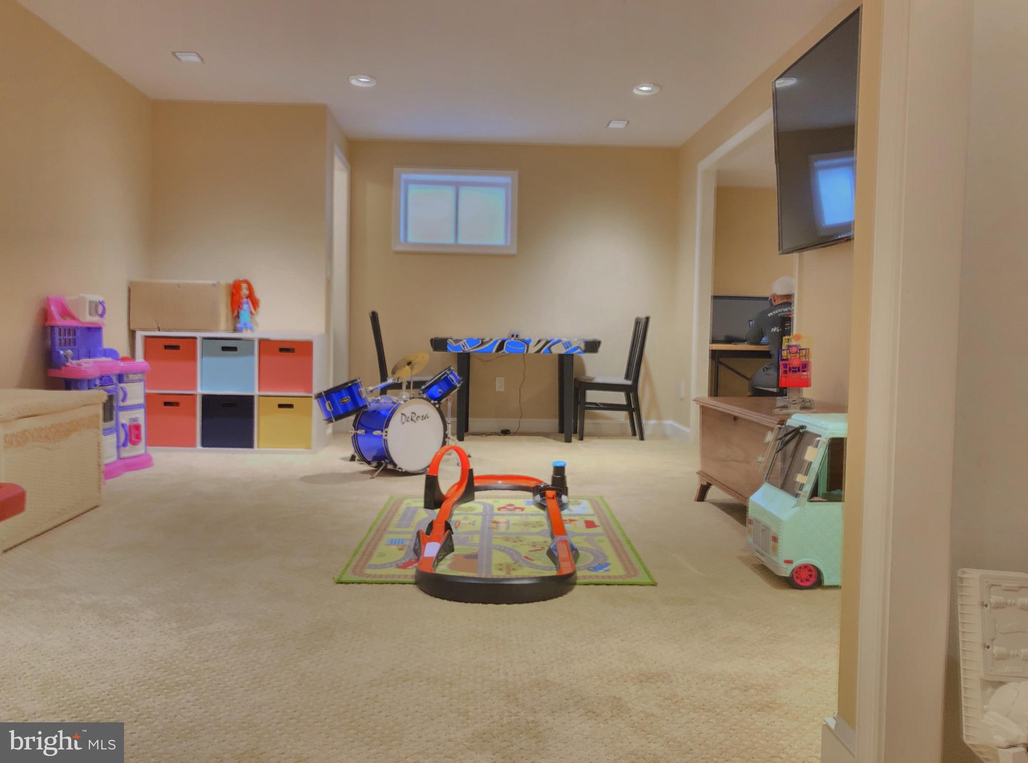 15133 Middlegate Road Silver Spring, MD 20905 - Photo 35 of 43 Gallery Image 35