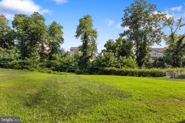 a view of an outdoor space and a yard
