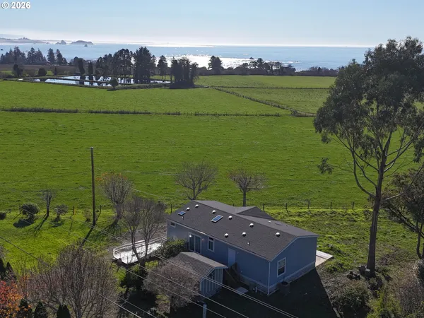 $599,000 | 15130 Highway 101, Brookings, OR 97415