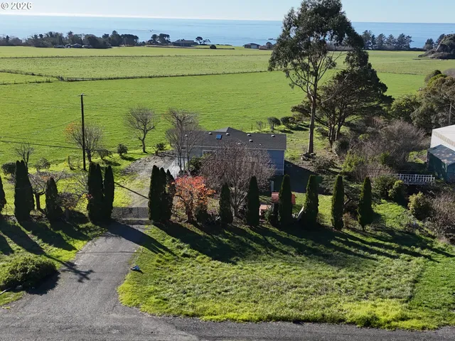 $599,000 | 15130 Highway 101, Brookings, OR 97415