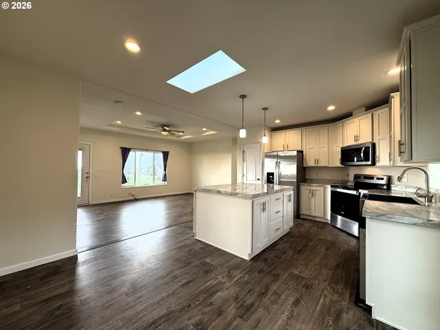 $599,000 | 15130 Highway 101, Brookings, OR 97415