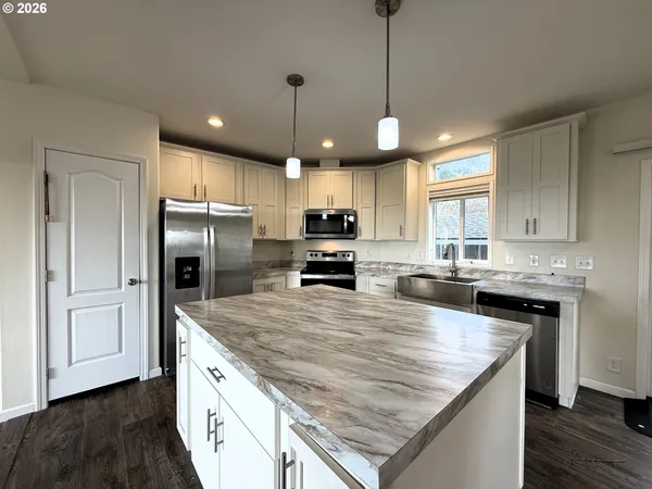 $599,000 | 15130 Highway 101, Brookings, OR 97415