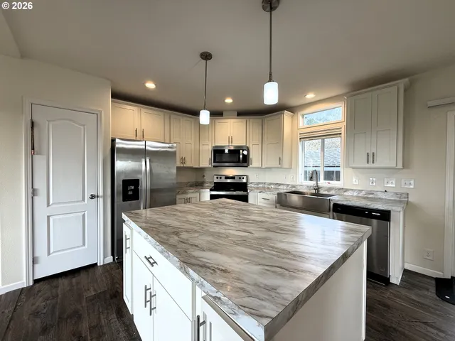 $599,000 | 15130 Highway 101, Brookings, OR 97415