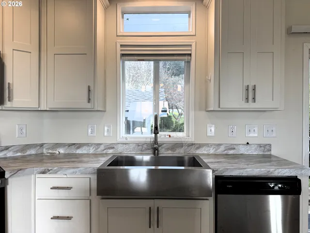 $599,000 | 15130 Highway 101, Brookings, OR 97415