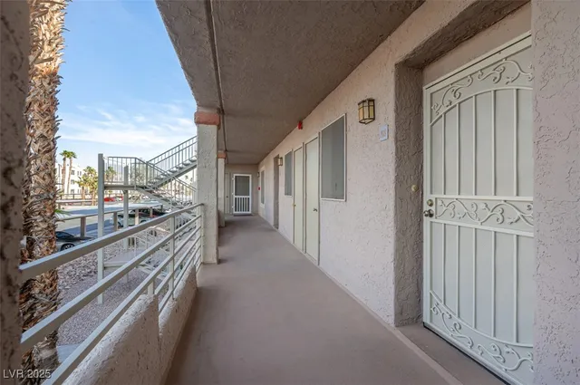 $135,000 | 2068 Mesquite Lane, Unit 203, Laughlin, NV 89029