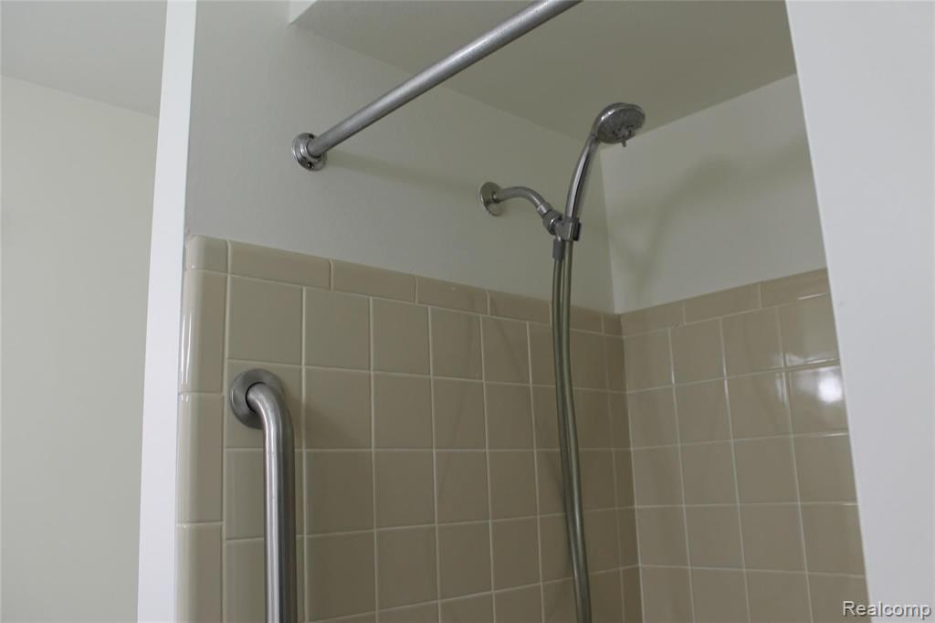 1826 Streamedge Court Rochester Hills, MI 48309 - Photo 23 of 50