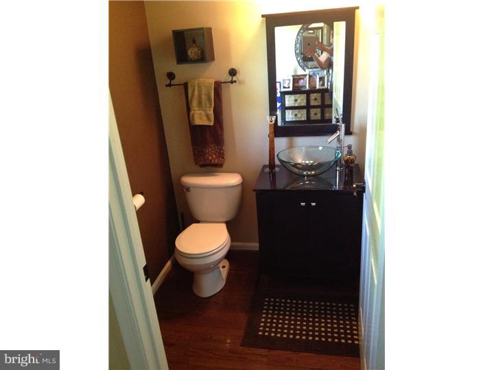 35 Simons Way Huntingdon Valley, PA 19006 - Photo 3 of 15 Half Bath