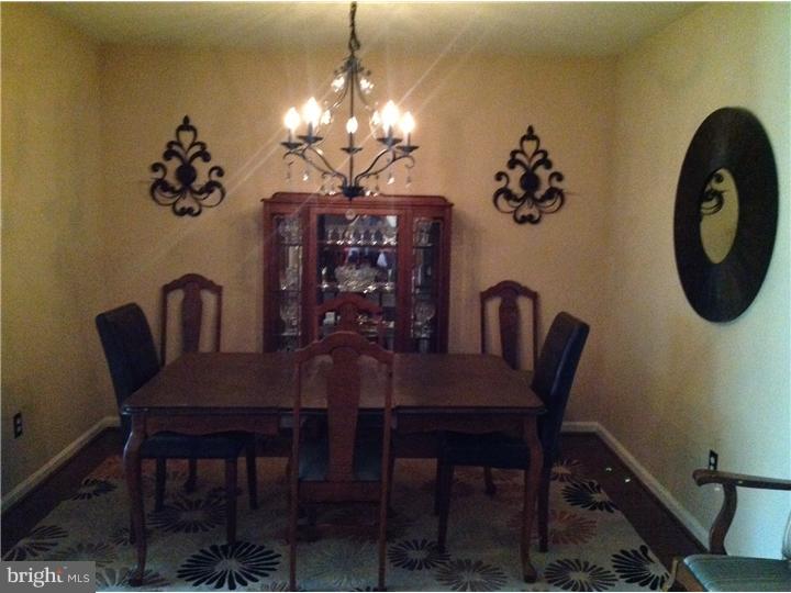 35 Simons Way Huntingdon Valley, PA 19006 - Photo 9 of 15 Dining Room