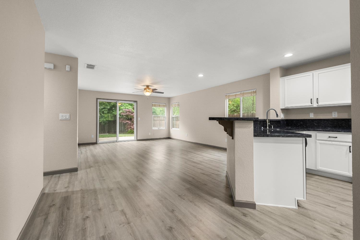 4380 Pinckney Way Mather, CA 95655 - Photo 6 of 44
