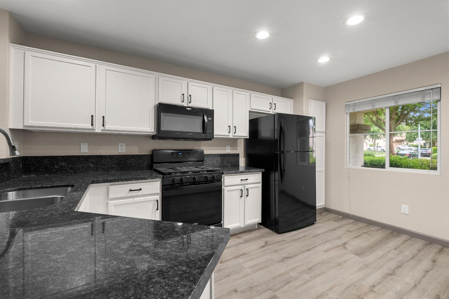 4380 Pinckney Way Mather, CA 95655 - Photo 8 of 44