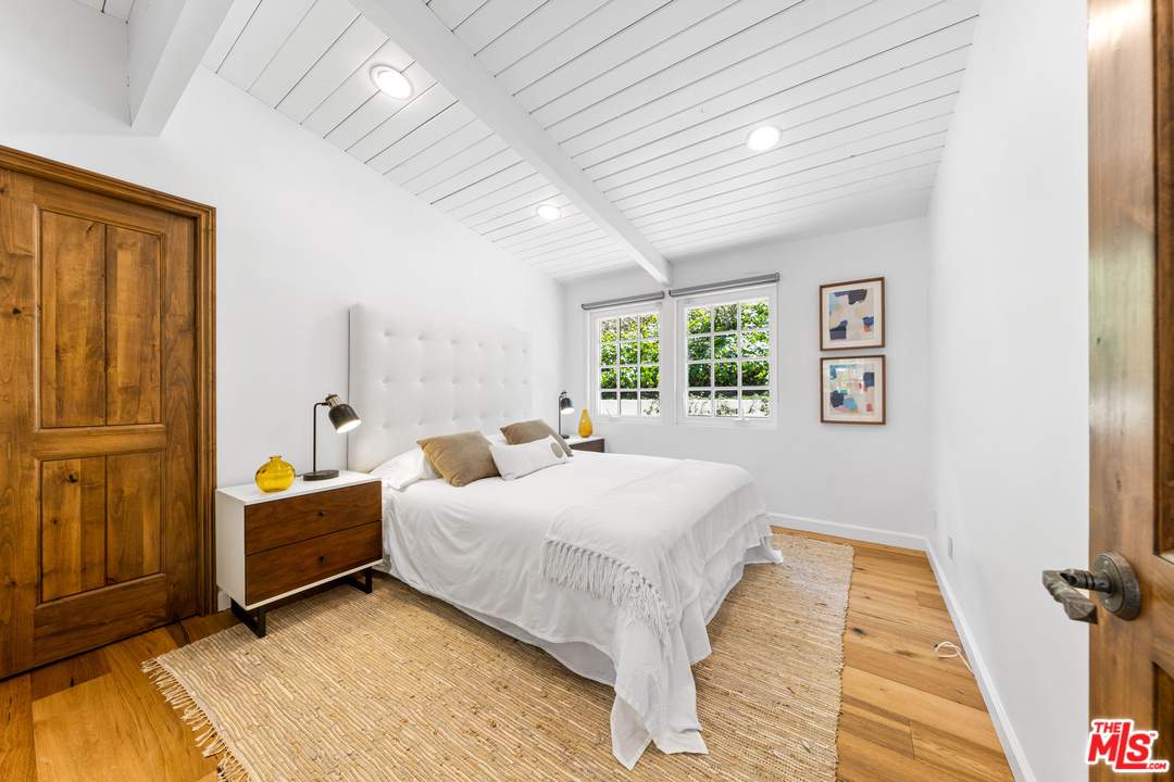 1059 Chantilly Road Los Angeles, CA 90077 - Photo 14 of 25 Gallery Image 14
