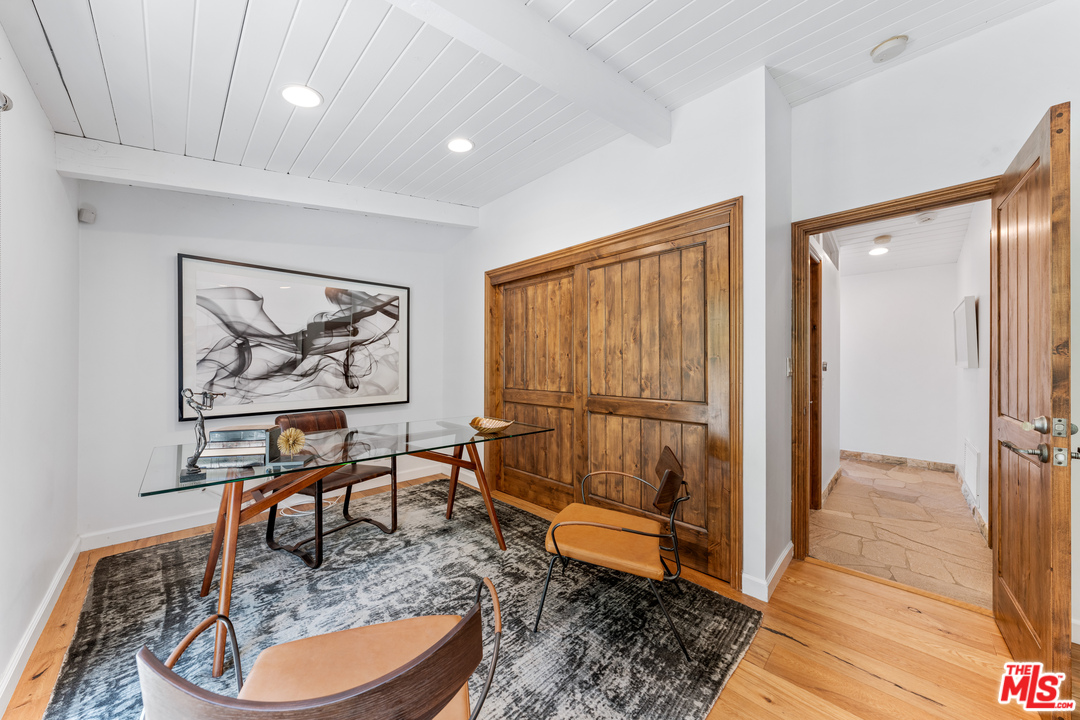 1059 Chantilly Road Los Angeles, CA 90077 - Photo 16 of 25 Gallery Image 16
