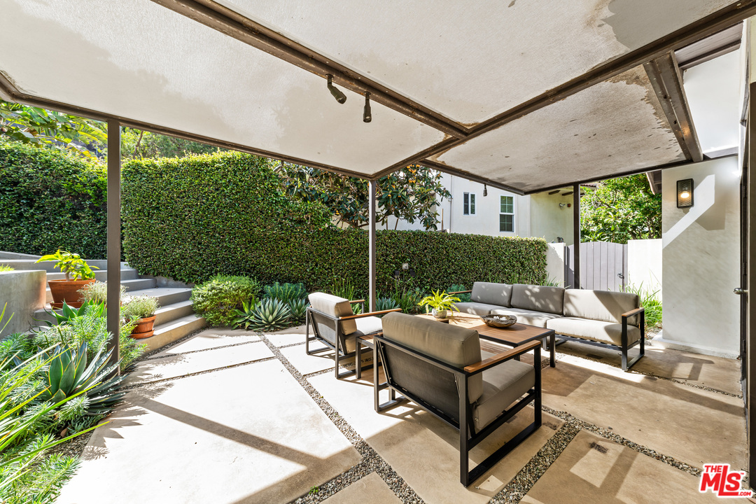 1059 Chantilly Road Los Angeles, CA 90077 - Photo 20 of 25 Gallery Image 20