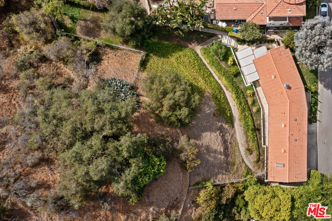 1059 Chantilly Road Los Angeles, CA 90077 - Photo 22 of 25 Gallery Image 22