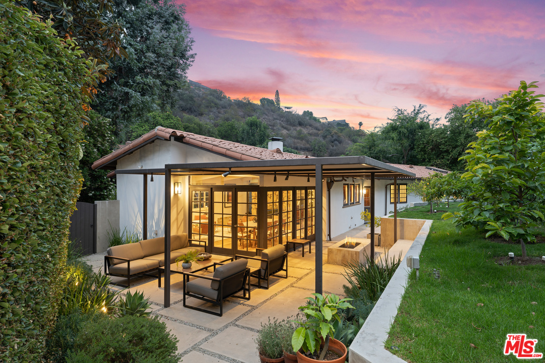 1059 Chantilly Road Los Angeles, CA 90077 - Photo 24 of 25 Gallery Image 24