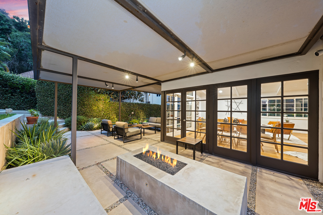 1059 Chantilly Road Los Angeles, CA 90077 - Photo 25 of 25 Gallery Image 25