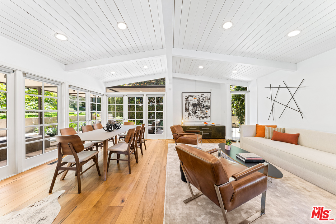 1059 Chantilly Road Los Angeles, CA 90077 - Photo 5 of 25 Gallery Image 5