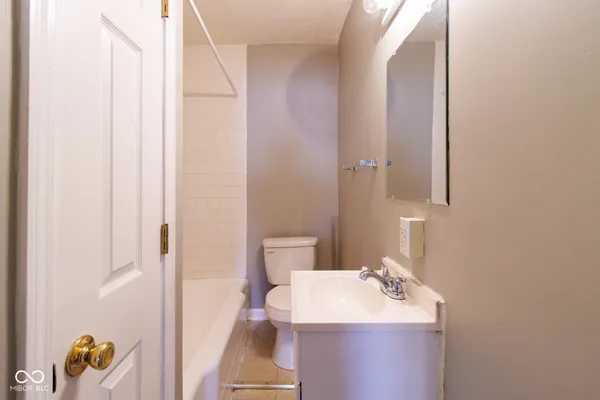 $995 | 61 South 3rd Avenue, Beech Grove, IN 46107