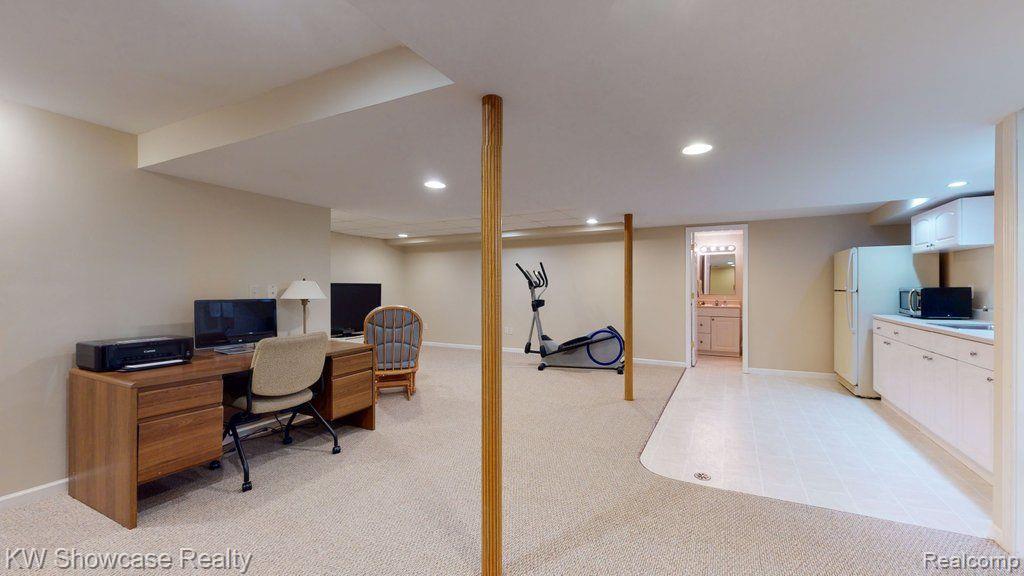917 Rambling Drive Rochester Hills, MI 48307 - Photo 31 of 47