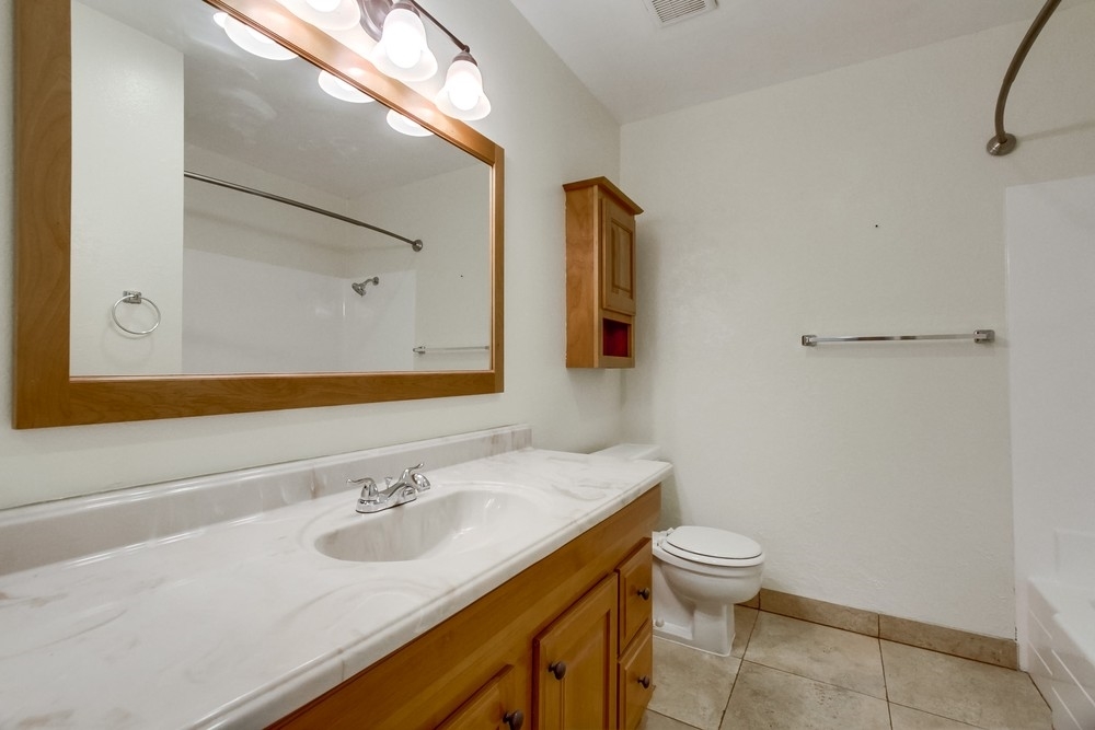 409 Requeza Street, Unit D1 Encinitas, CA 92024 - Photo 19 of 24 Gallery Image 19