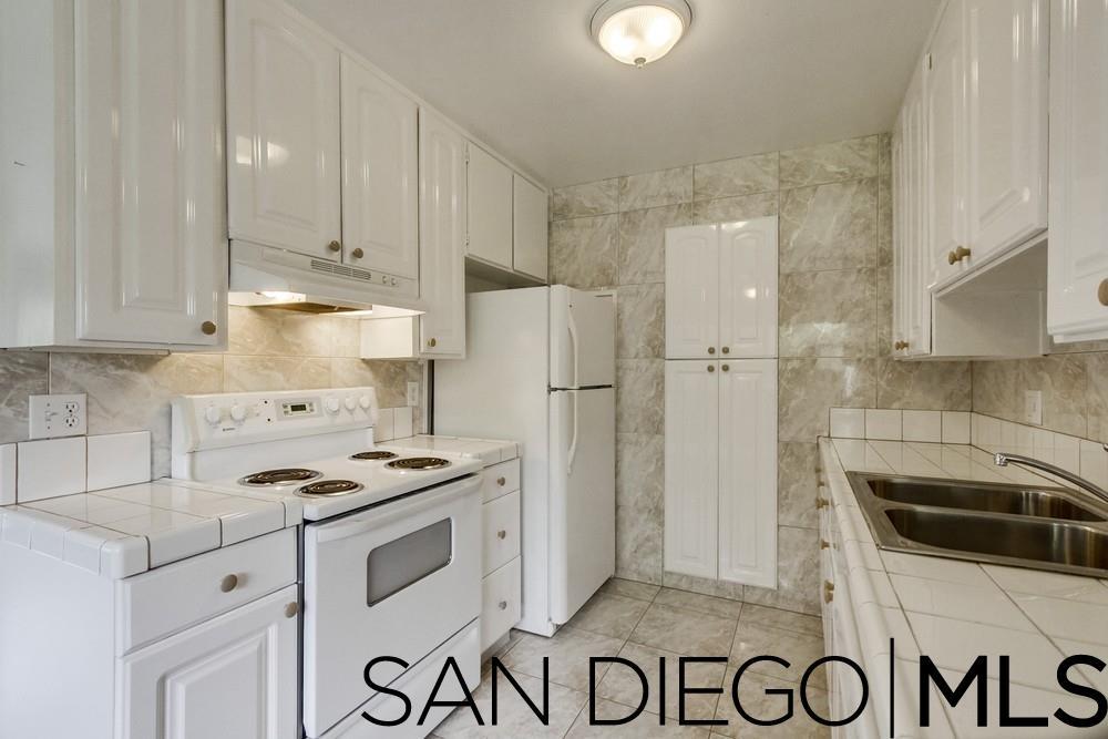 409 Requeza Street, Unit D1 Encinitas, CA 92024 - Photo 10 of 24 Gallery Image 10