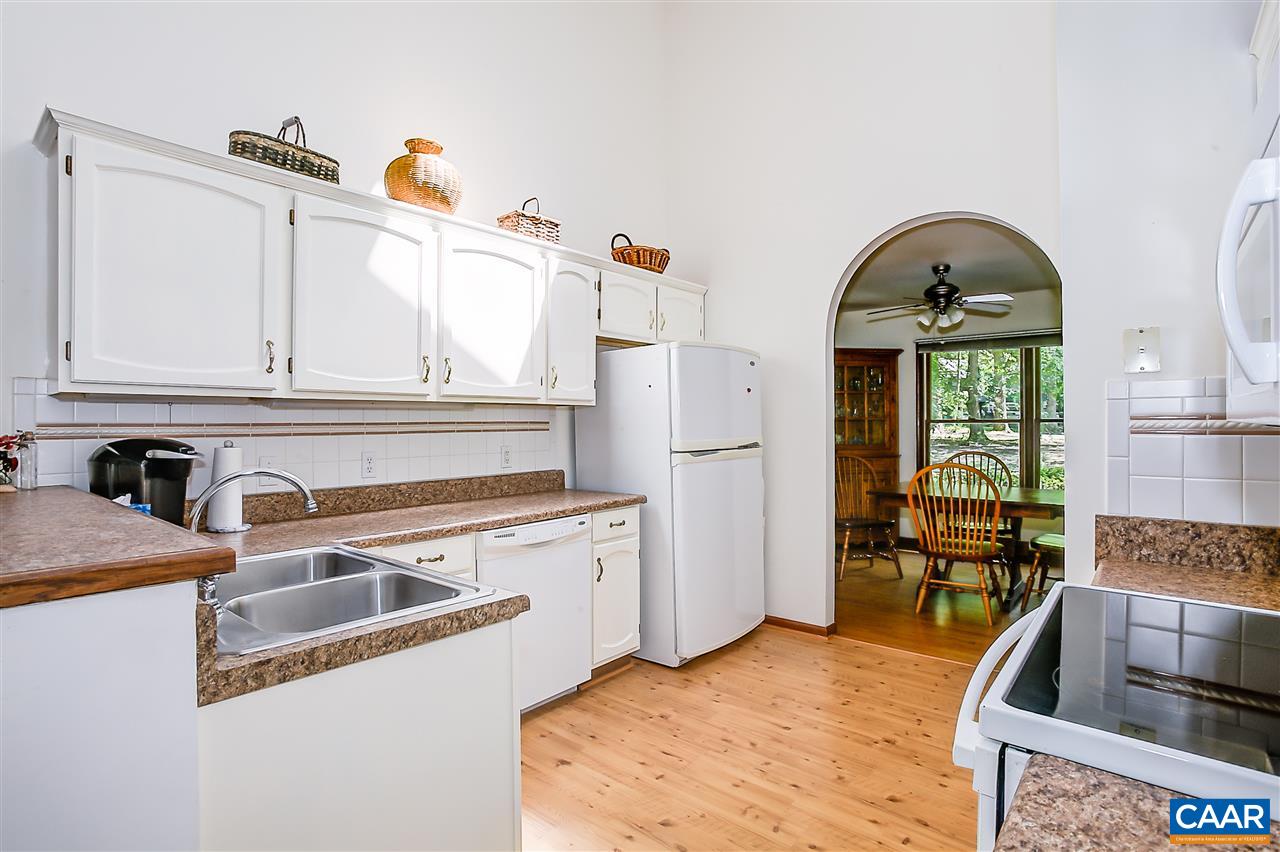 13 Woodridge Road Palmyra, VA 22963 - Photo 17 of 35 double sink, view of Breakfast Nook