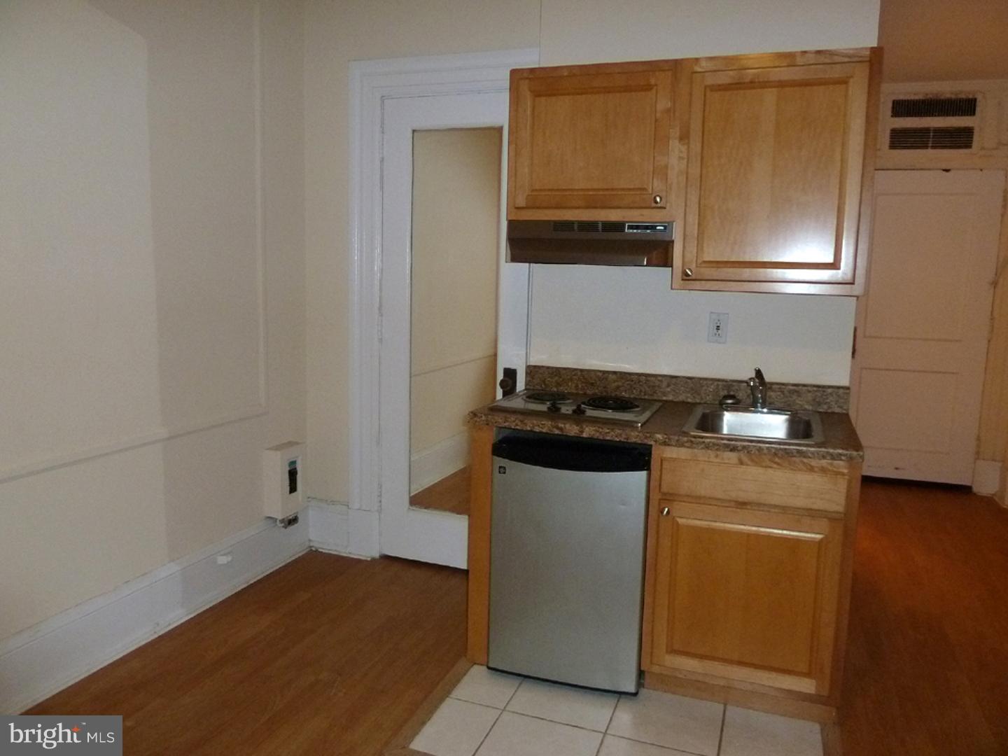 1324 Locust Street, Unit 621 Philadelphia, PA 19107 - Photo 11 of 16 Kitchen