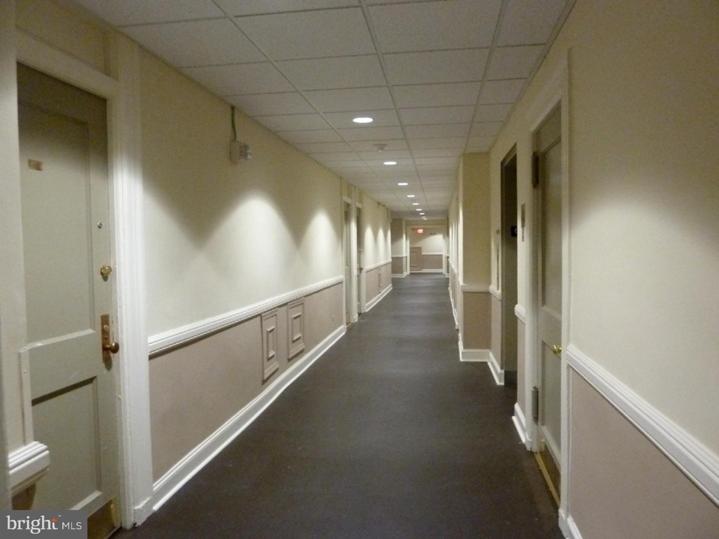 1324 Locust Street, Unit 621 Philadelphia, PA 19107 - Photo 8 of 16 Hallway
