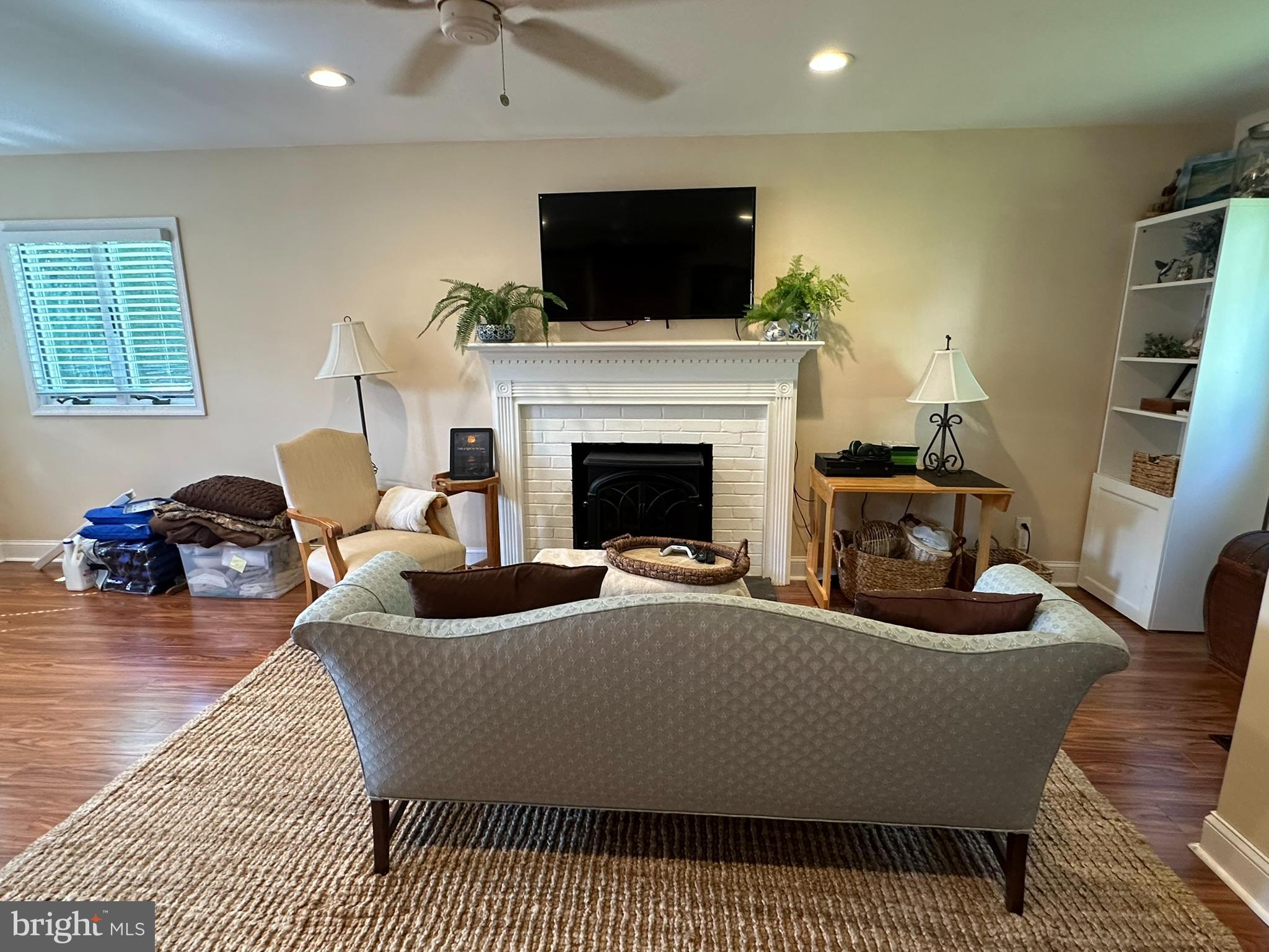 217 Lyster Road Oreland, PA 19075 - Photo 7 of 39 Gallery Image 7