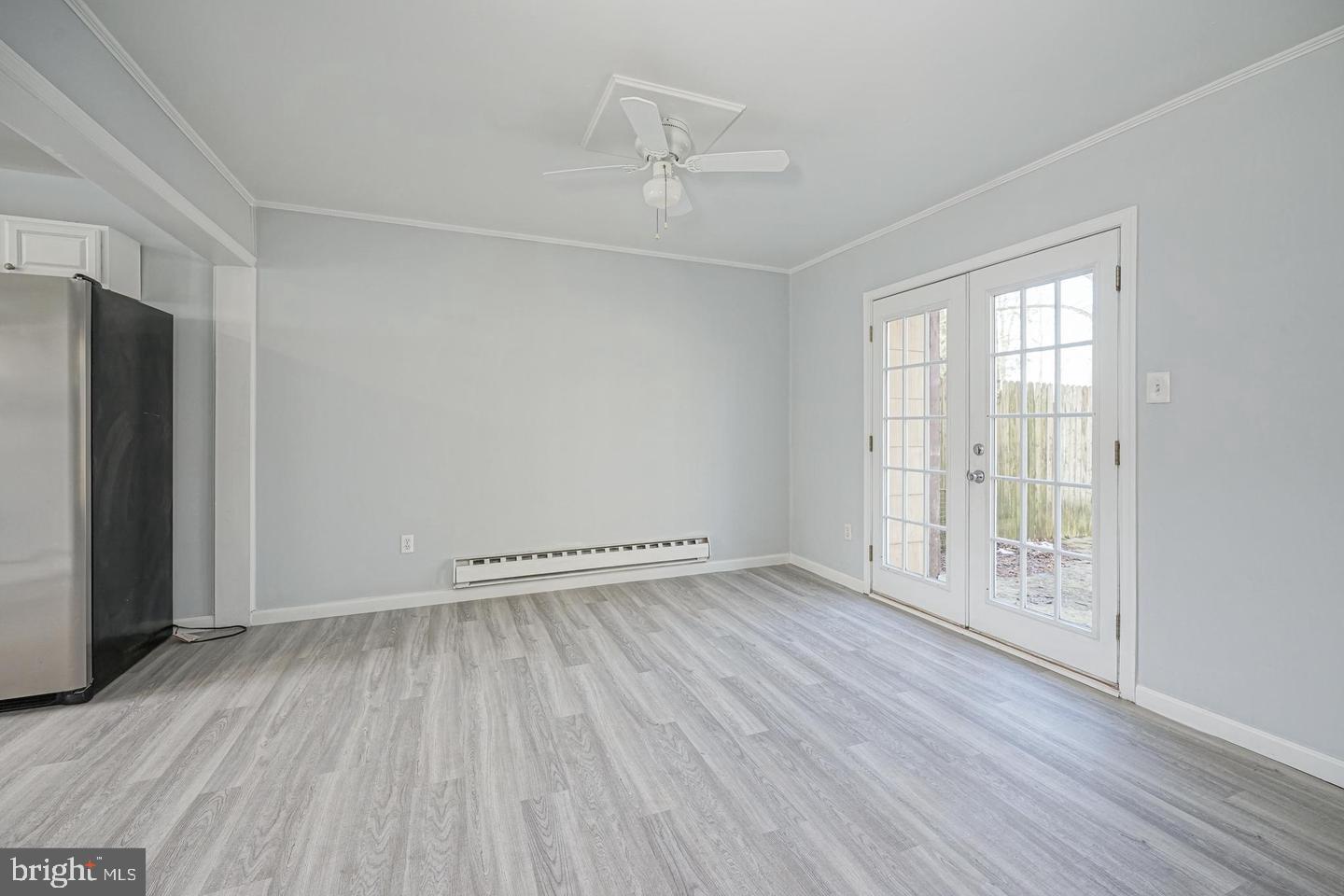 15 Kings Road Sicklerville, NJ 08081 - Photo 5 of 11 Bright and airy open space awaits.