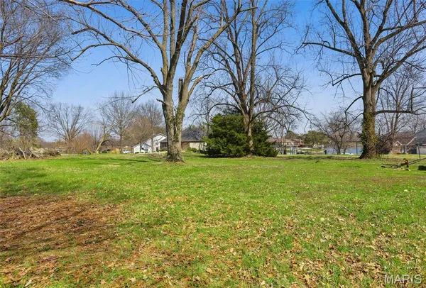 $220,000 | 147 Holiday Drive, Edwardsville, IL 62025