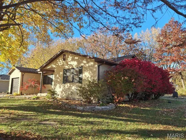 $220,000 | 147 Holiday Drive, Edwardsville, IL 62025