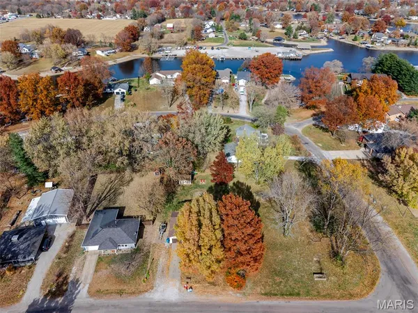 $220,000 | 147 Holiday Drive, Edwardsville, IL 62025