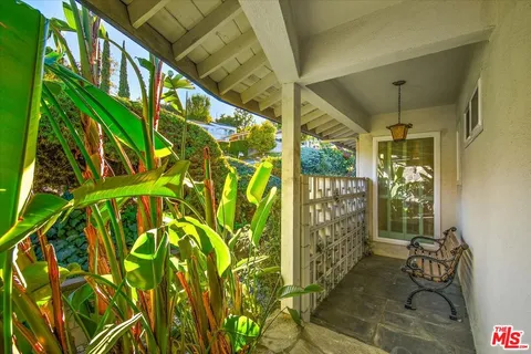 $2,049,500 | 15451 Longbow Drive, Sherman Oaks, CA 91403