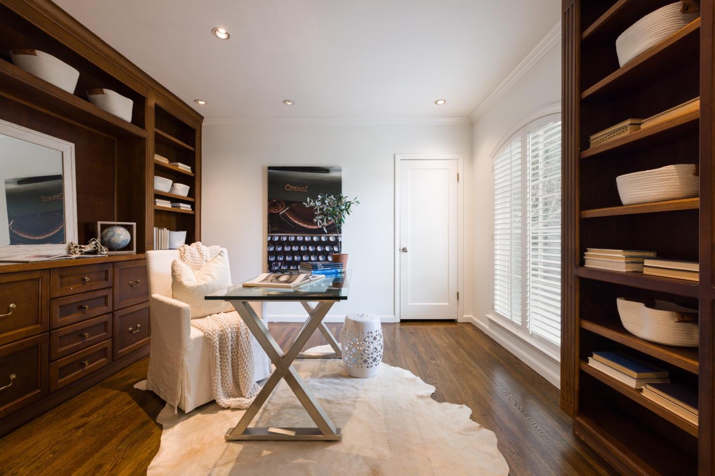 628 Alhambra Road San Mateo, CA 94402 - Photo 22 of 35 a workspace with furniture