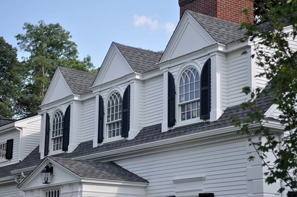 285 Musketaquid Road Concord, MA 01742 - Photo 5 of 30 a front view of a house with a tree