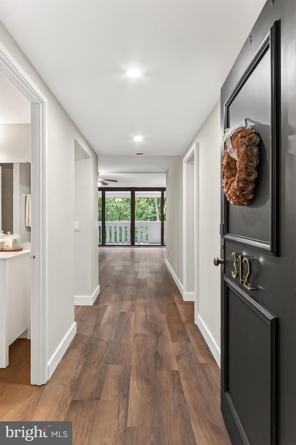 6101 Edsall Road, Unit 312 Alexandria, VA 22304 - Photo 7 of 78 Main Entrance/Foyer