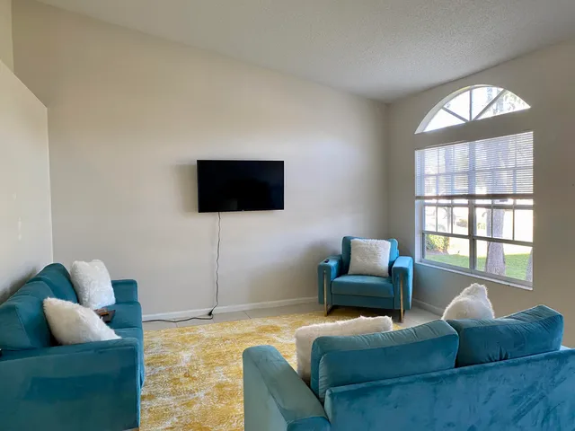 $3,800 | 104 Van Gogh Way, Royal Palm Beach, FL 33411