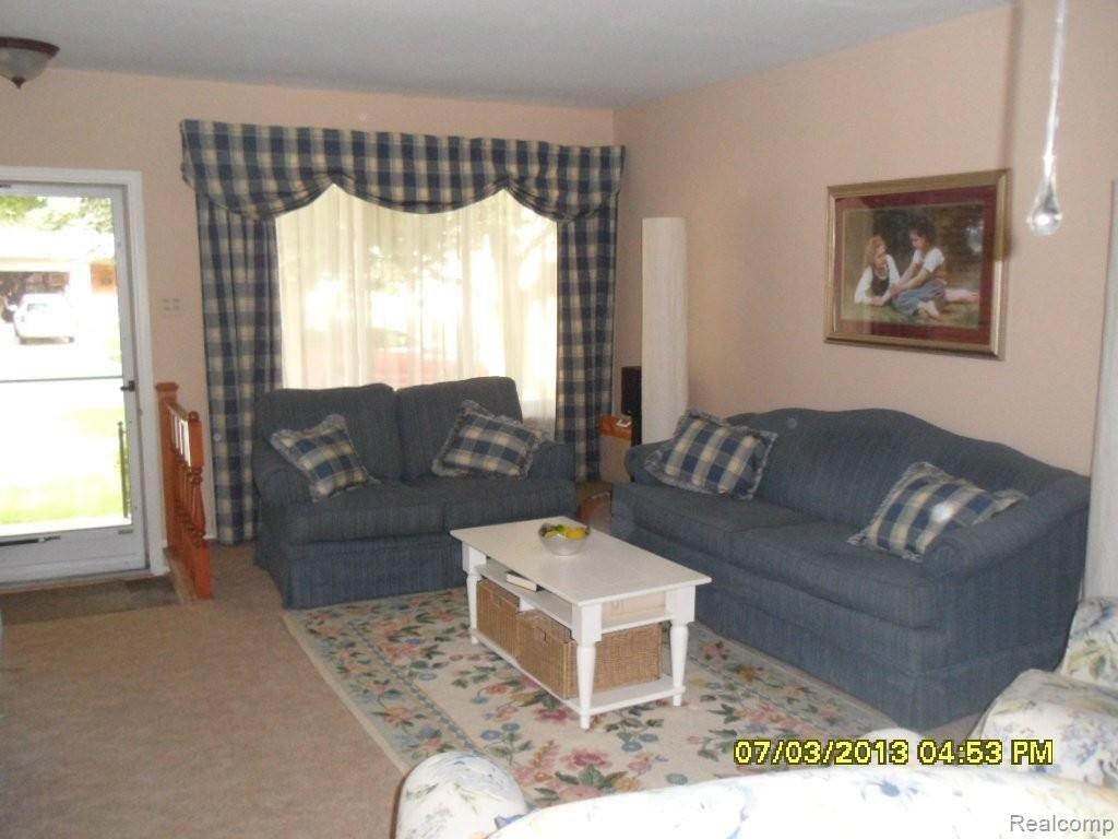 26201 Burg Road Warren, MI 48089 - Photo 2 of 13 living.JPG