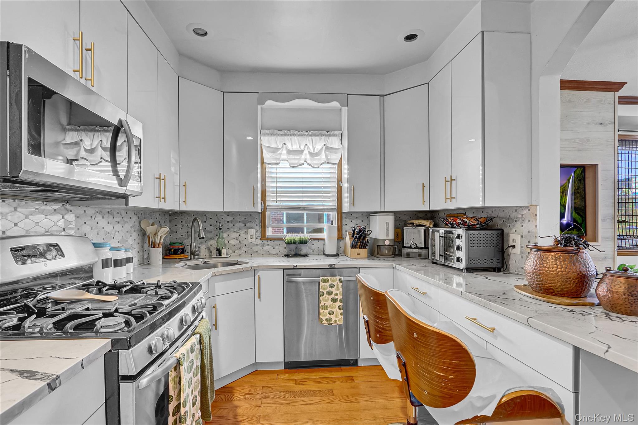 150-27 16th Road Queens, NY 11357 - Photo 8 of 20