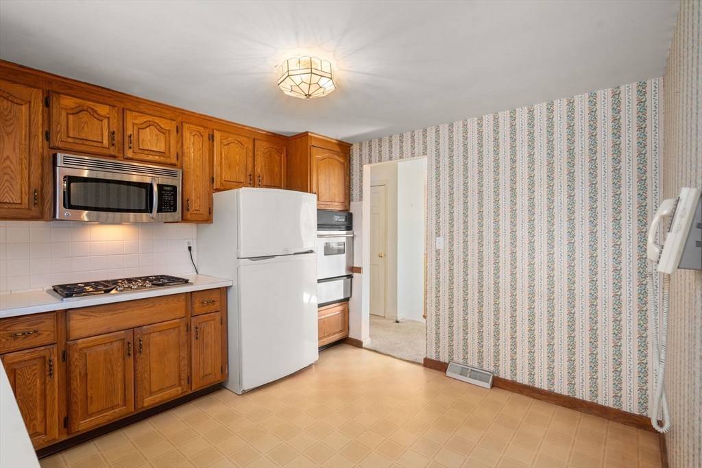 42 Martin Bates Street Dedham, MA 02026 - Photo 11 of 34