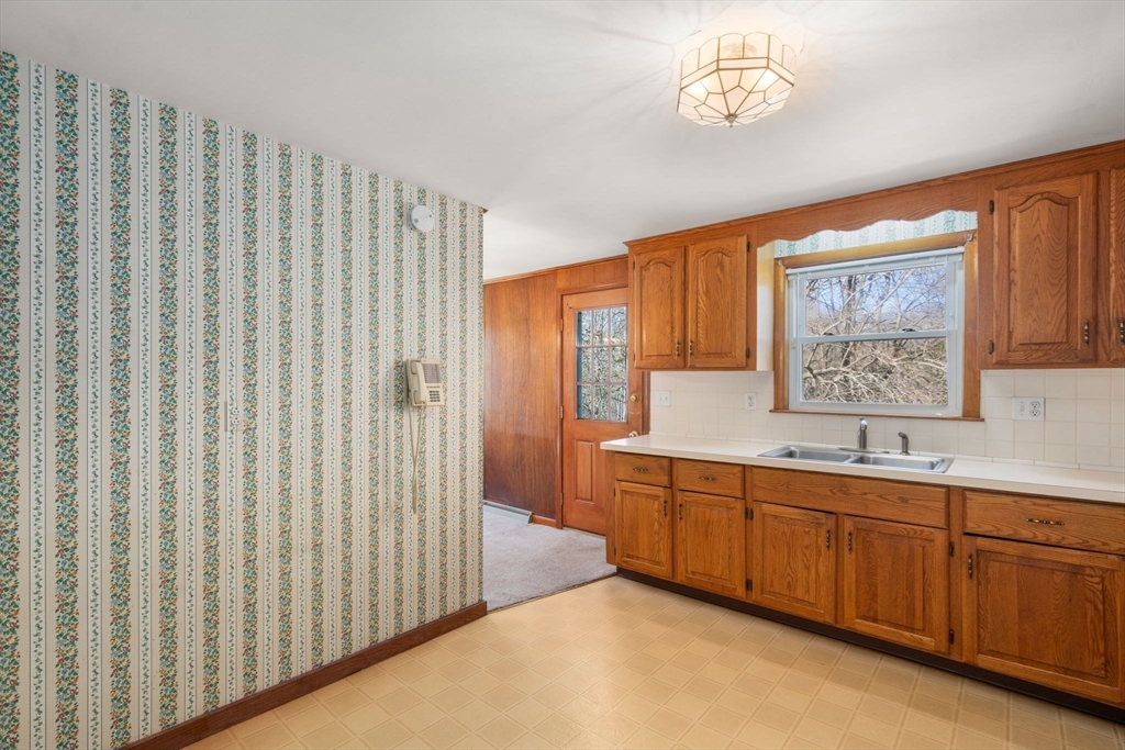 42 Martin Bates Street Dedham, MA 02026 - Photo 12 of 34