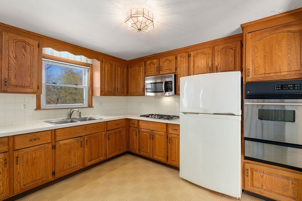 42 Martin Bates Street Dedham, MA 02026 - Photo 10 of 34