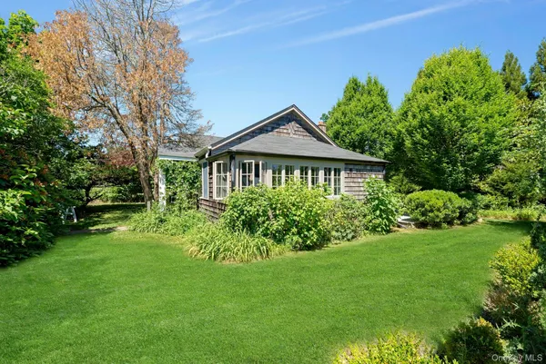 $949,000 | 1100 7th Street, Greenport, NY 11944