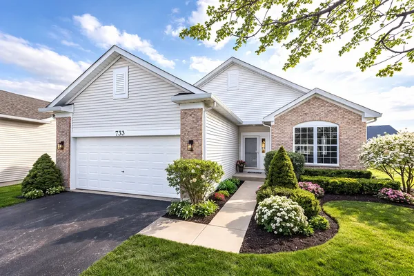 $399,900 | 733 Mecosta Lane, Romeoville, IL 60446