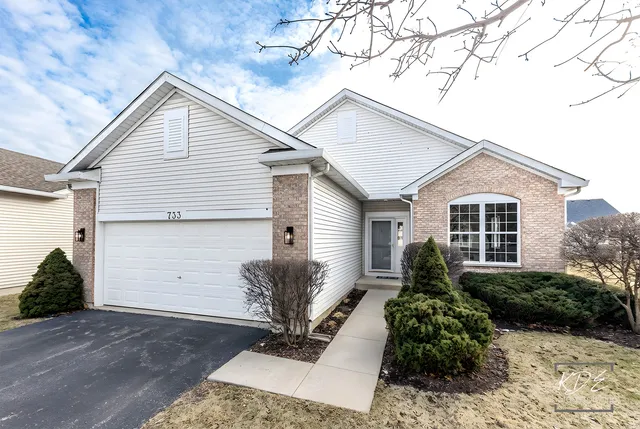 $420,000 | 733 Mecosta Lane, Romeoville, IL 60446