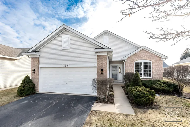 $420,000 | 733 Mecosta Lane, Romeoville, IL 60446