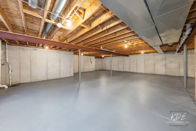 $420,000 | 733 Mecosta Lane, Romeoville, IL 60446