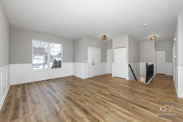 $420,000 | 733 Mecosta Lane, Romeoville, IL 60446